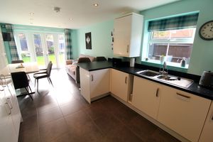 Kitchen/Diner- click for photo gallery